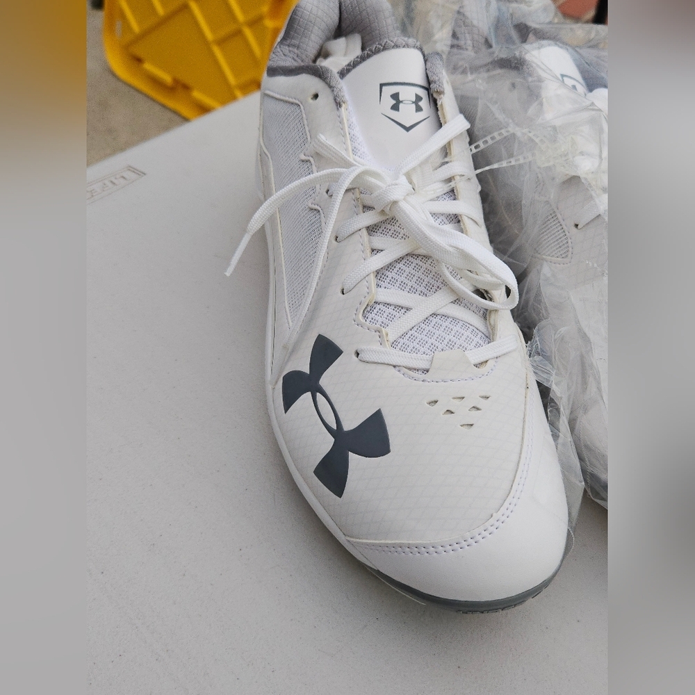 Men's Under Armour Ignite Low ST White BASEBALL cleats Sz. 14 - Picture 2 of 10